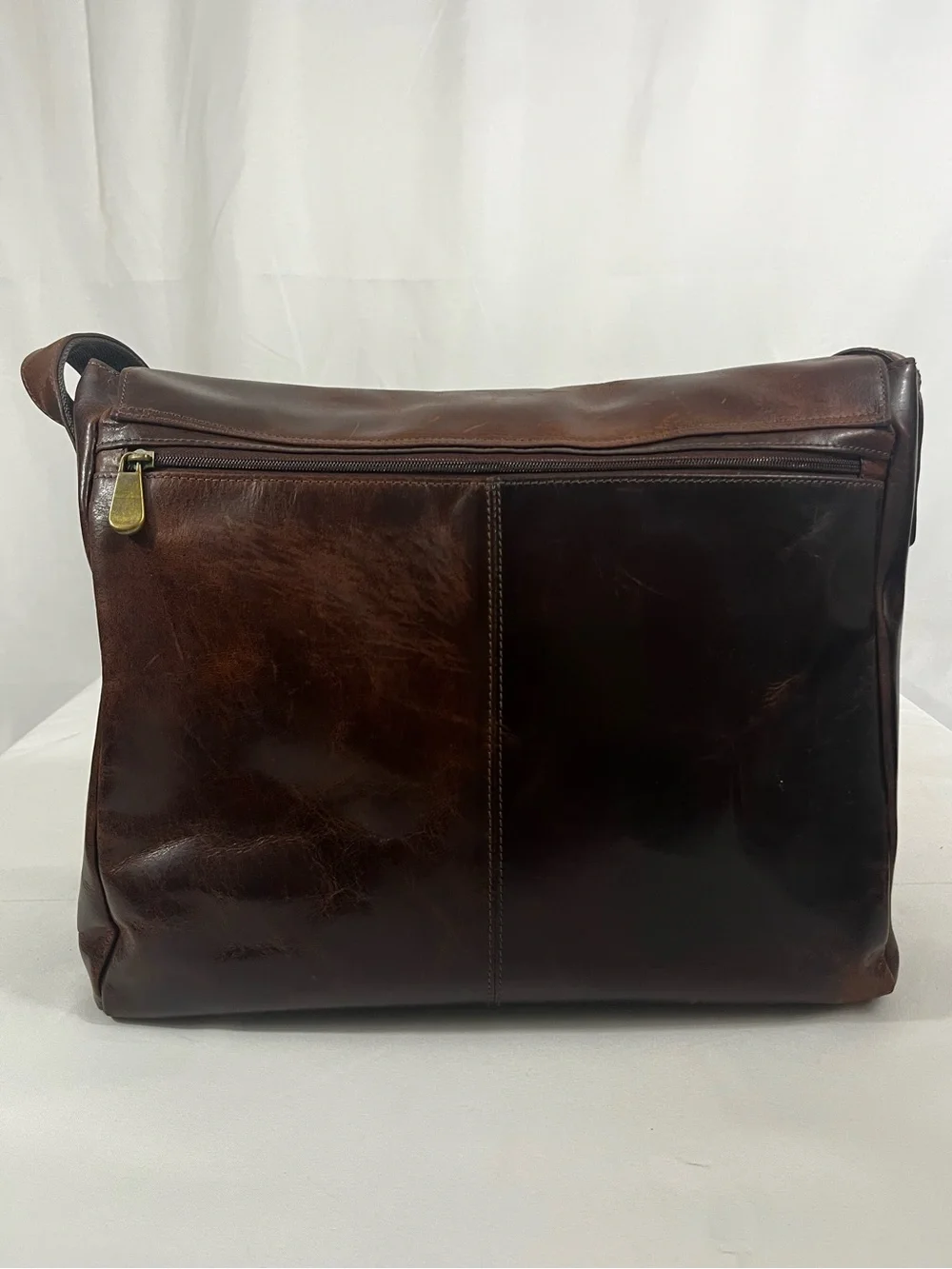 Wilson’s Leather Crossbody Messenger Bag